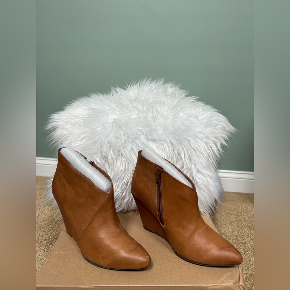 Seychelles size 7.5 chesnut leather ankle bootie
